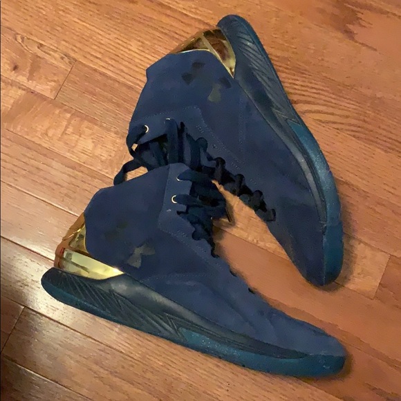 Stephen Curry Basketball Shoes - Picture 2 of 5